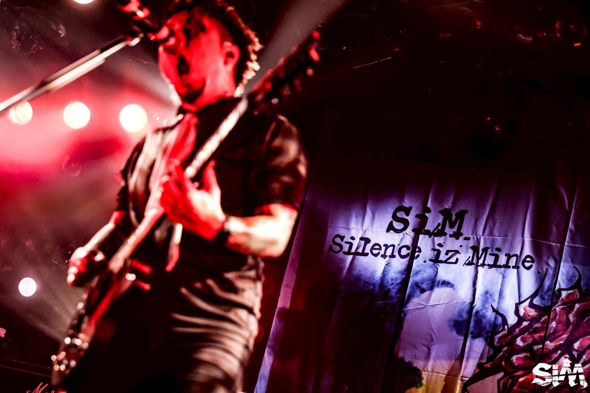 SiM_Official's tweet image. 【20YEARS TOUR】
20YEARS TOUR -Silence iz Mine-
at 広島クラブクアトロ
ありがとうございました!
Photo by @kouhey0622
#SiM
#SiM20th
