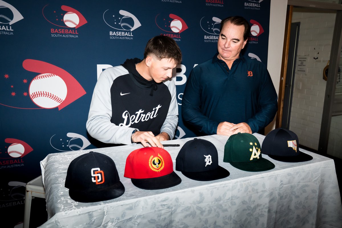 EBalnar's tweet image. PLAYER SIGNING: 17-year-old South Australian Mitch Evans signs with the Detroit Tigers.
He'll report to camp after he finishes Year 12 later this year.
I spoke to Mitch, coaches, scouts and family about his baseball journey.
baseball.com.au/news/evans-sig…