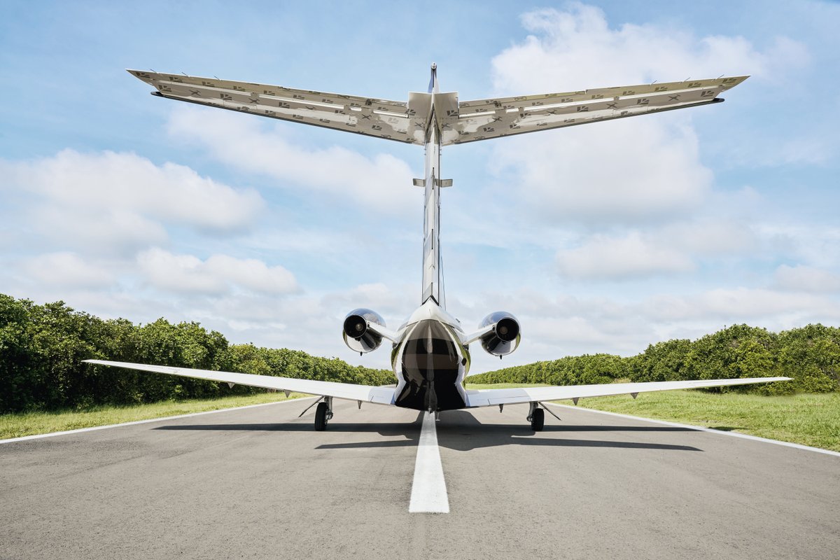Cessna's tweet image. Powerful. Precise. Efficient.
The Citation CJ3 Gen3 includes @GarminAviation Autothrottles to power your passion and Garmin Emergency Autoland to bring an added layer of confidence to your journey.
Learn more at ➡️ bit.ly/CJ3Gen3.
#cessna #flygarmin