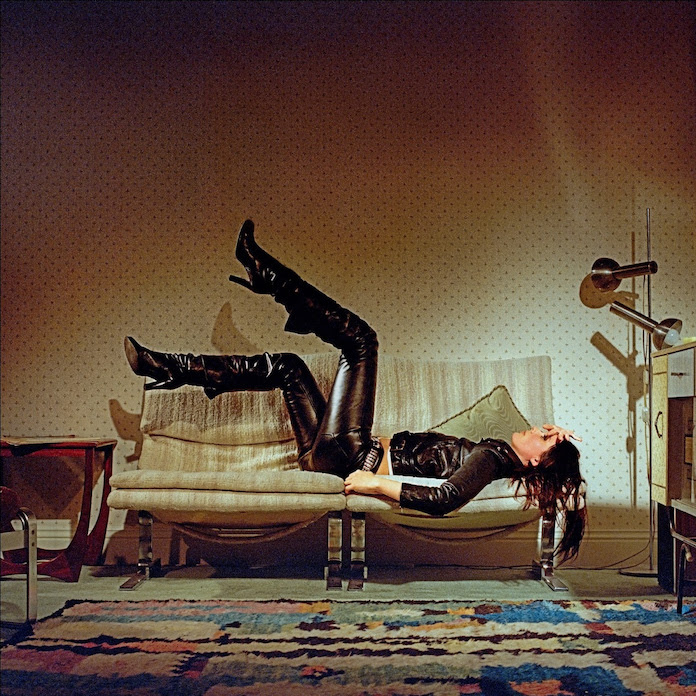 Under_Radar_Mag's tweet image. British four-piece Wolf Alice (@wolfalicemusic) are releasing a new album, "The Clearing," on August 29 via RCA (@RCARecords). Now they have shared its second single, “The Sofa,” via a music video.
undertheradarmag.com/news/wolf_alic…