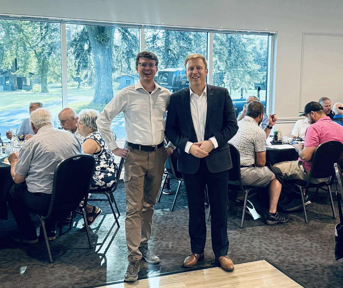 mlevesquecaq's tweet image. Je suis allé saluer les participants au tournoi de golf de la Corporation d'aménagement de la Rivière Blanche - Parc de la Ferme-Dalton lors de leur souper. 🍽️🥗
Bravo aux organisateurs, aux bénévoles et aux donateurs qui ont contribué au succès de cet événement! ⛳️🏌️🏌️♀️
#Assnat…