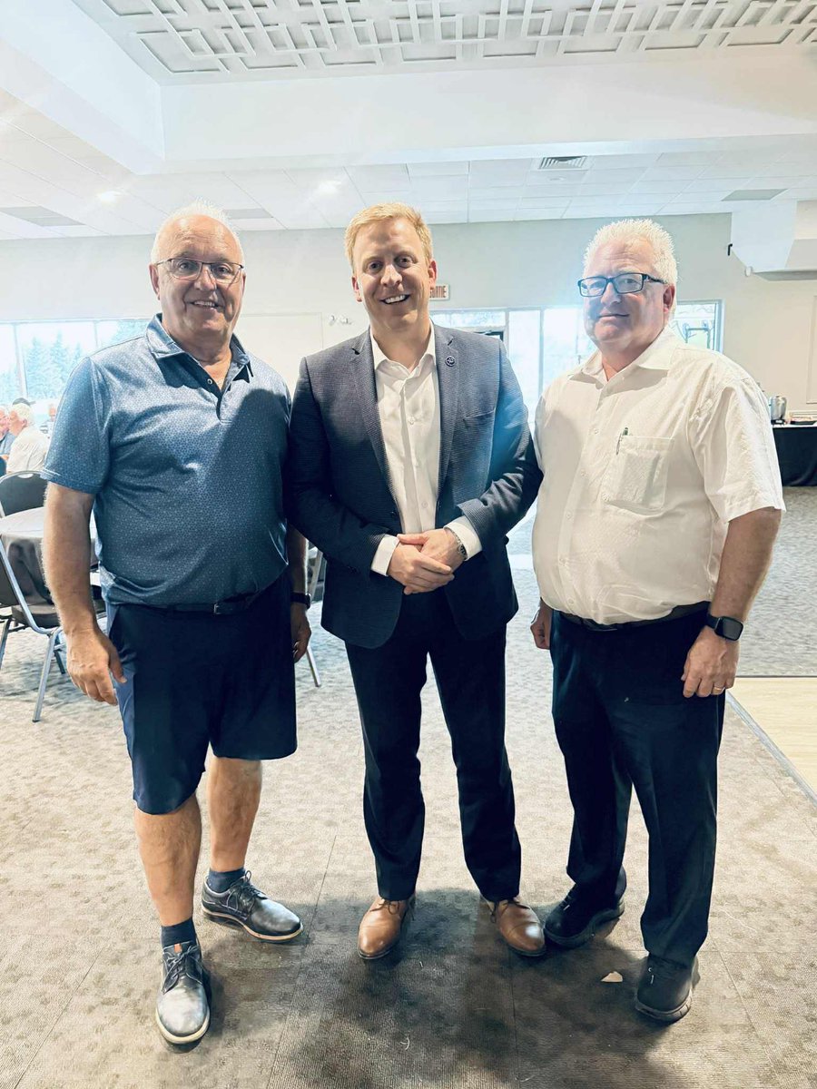 mlevesquecaq's tweet image. Je suis allé saluer les participants au tournoi de golf de la Corporation d'aménagement de la Rivière Blanche - Parc de la Ferme-Dalton lors de leur souper. 🍽️🥗
Bravo aux organisateurs, aux bénévoles et aux donateurs qui ont contribué au succès de cet événement! ⛳️🏌️🏌️♀️
#Assnat…