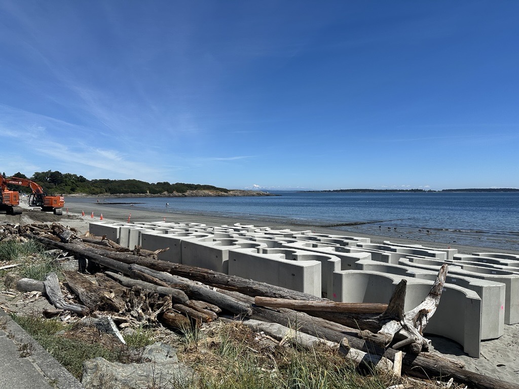 🏖️ While enjoying Willows Beach, please note that construction materials are stored on and near the beach at the foot of Estevan.

We appreciate the public giving the materials space and thank you for your patience during this needed work: oakbay.ca/capitalprojects