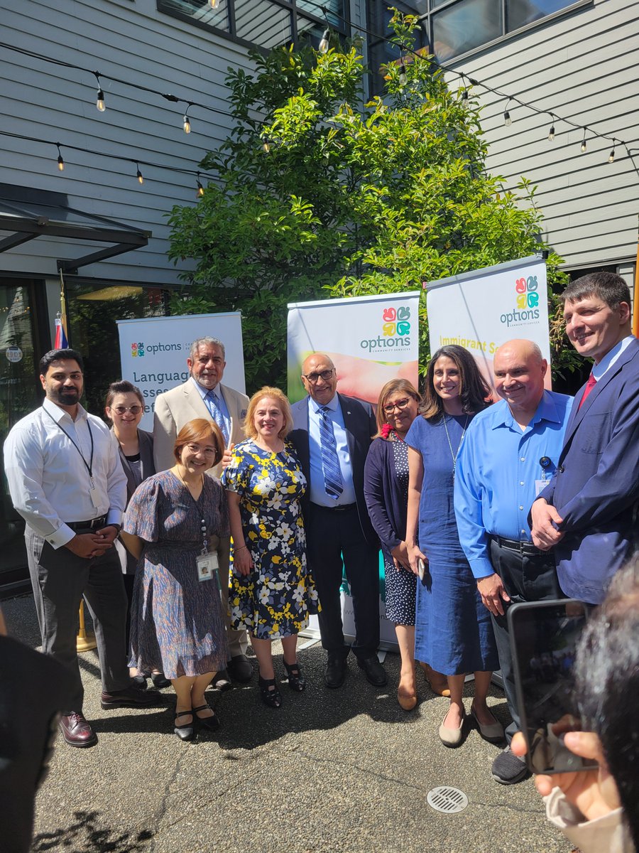 sukhdhaliwal's tweet image. Great to visit the @OptionsBC Newcomers' Hub in Surrey Newton today with Minister of Immigration @LenaMetlegeDiab
We had meaningful conversations with staff and newcomers about the vital supports that help families settle and succeed in Canada. Thank you for the warm welcome!