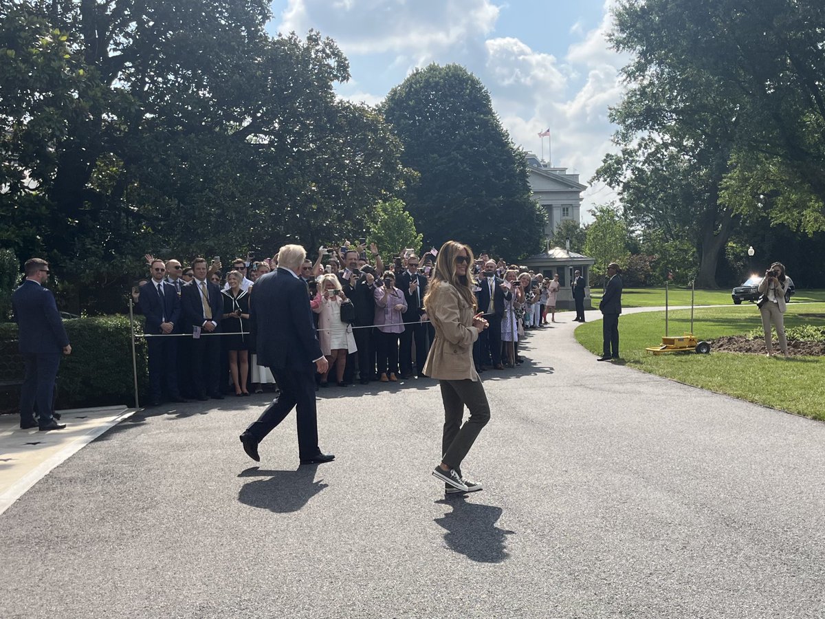 Gilbertson_DC's tweet image. Some images today before @POTUS’s White House departure