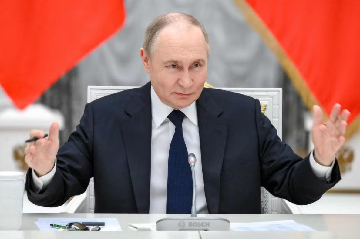 🎖️ 🎖️

بأمر من الرئيس بوتين:

روسيا ستشن هجوم واسع النطاق على أوكرانيا  بواسطة المقاتلات الأسرع في العالم من طراز
 MiG-31k
القاذفة الاستراتيجية الروسية من طراز Tu-160
القاذفة الاستراتيجية الروسية Tu-95
مسيرات جيران-2و3 الروسية.