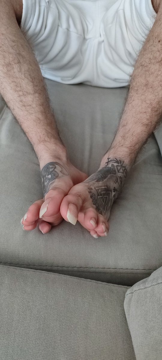 FeetNails3's tweet photo. You've got more on my blue page feetlovers :)) give it some love
#feet #feetfetısh #feetman #feet_finder https://t.co/6OZ8GxKgn3