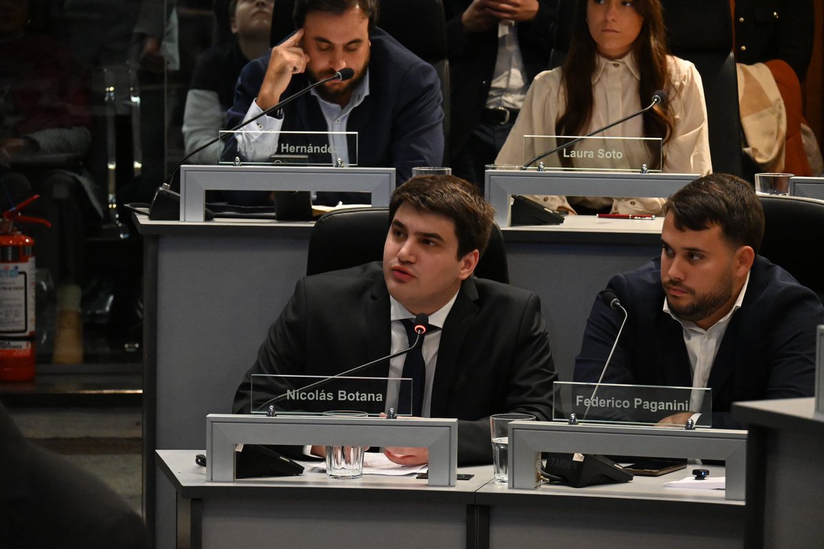 Nicolás Botana tweet media