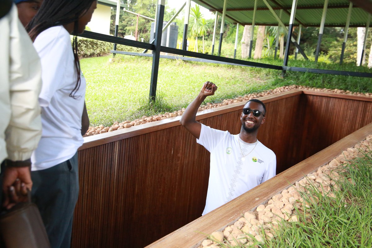 Inteko y'Umuco | Rwanda Cultural Heritage Academy (@intekoyumuco) on Twitter photo Nyuma yo gusura umuhora w'amateka y'urugamba rwo kubohora igihugu, icyiciro cya mbere n'icya kabiri; Uru rubyiruko rwanasuye icyiciro cya gatatu cy'aya mateka, basuye Ingoro y'Amateka y'Urugamba rwo Kubohora Igihugu iherereye ku Mulindi w'Intwari muri <a href="/GicumbiDistrict/">Gicumbi District</a>, banasuye Nyuma yo gusura umuhora w'amateka y'urugamba rwo kubohora igihugu, icyiciro cya mbere n'icya kabiri; Uru rubyiruko rwanasuye icyiciro cya gatatu cy'aya mateka, basuye Ingoro y'Amateka y'Urugamba rwo Kubohora Igihugu iherereye ku Mulindi w'Intwari muri <a href="/GicumbiDistrict/">Gicumbi District</a>, banasuye