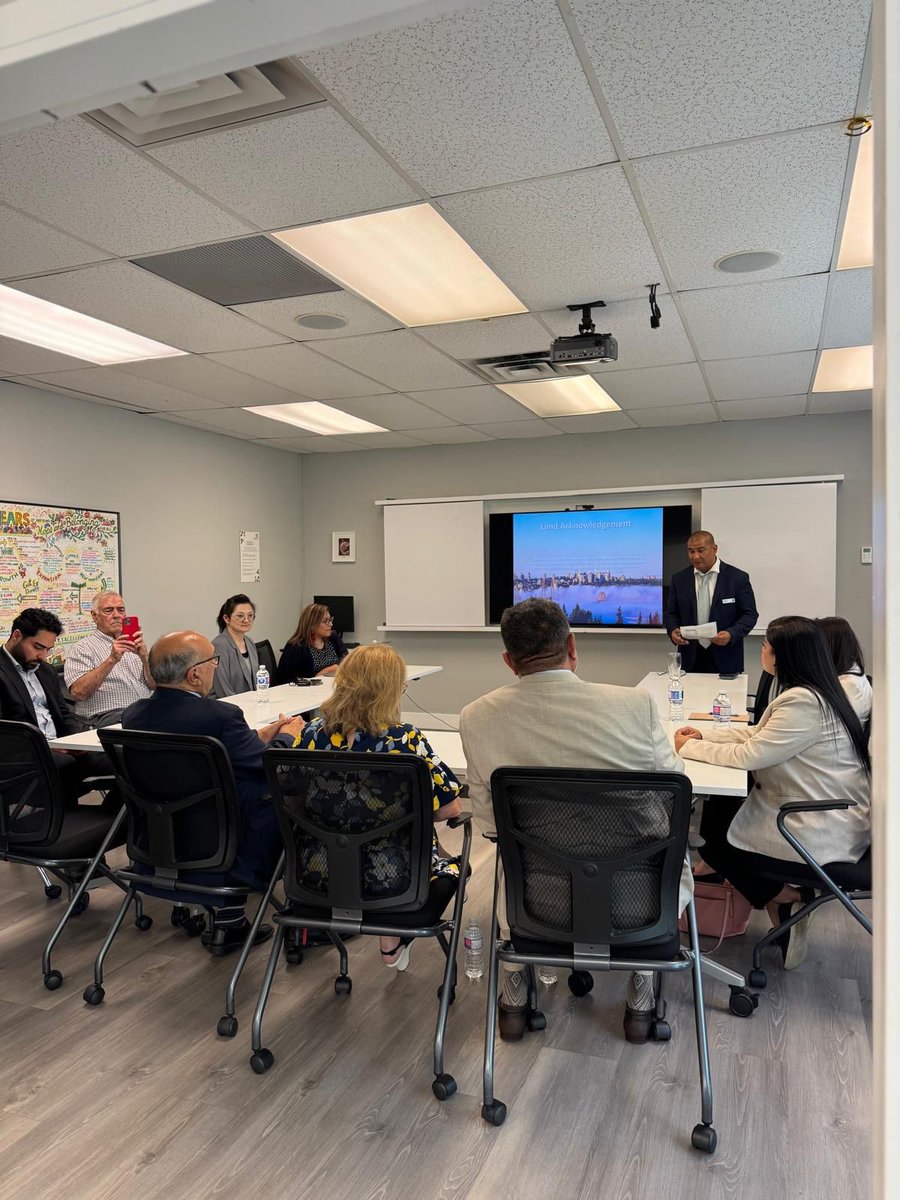 sukhdhaliwal's tweet image. Great to visit the @OptionsBC Newcomers' Hub in Surrey Newton today with Minister of Immigration @LenaMetlegeDiab
We had meaningful conversations with staff and newcomers about the vital supports that help families settle and succeed in Canada. Thank you for the warm welcome!