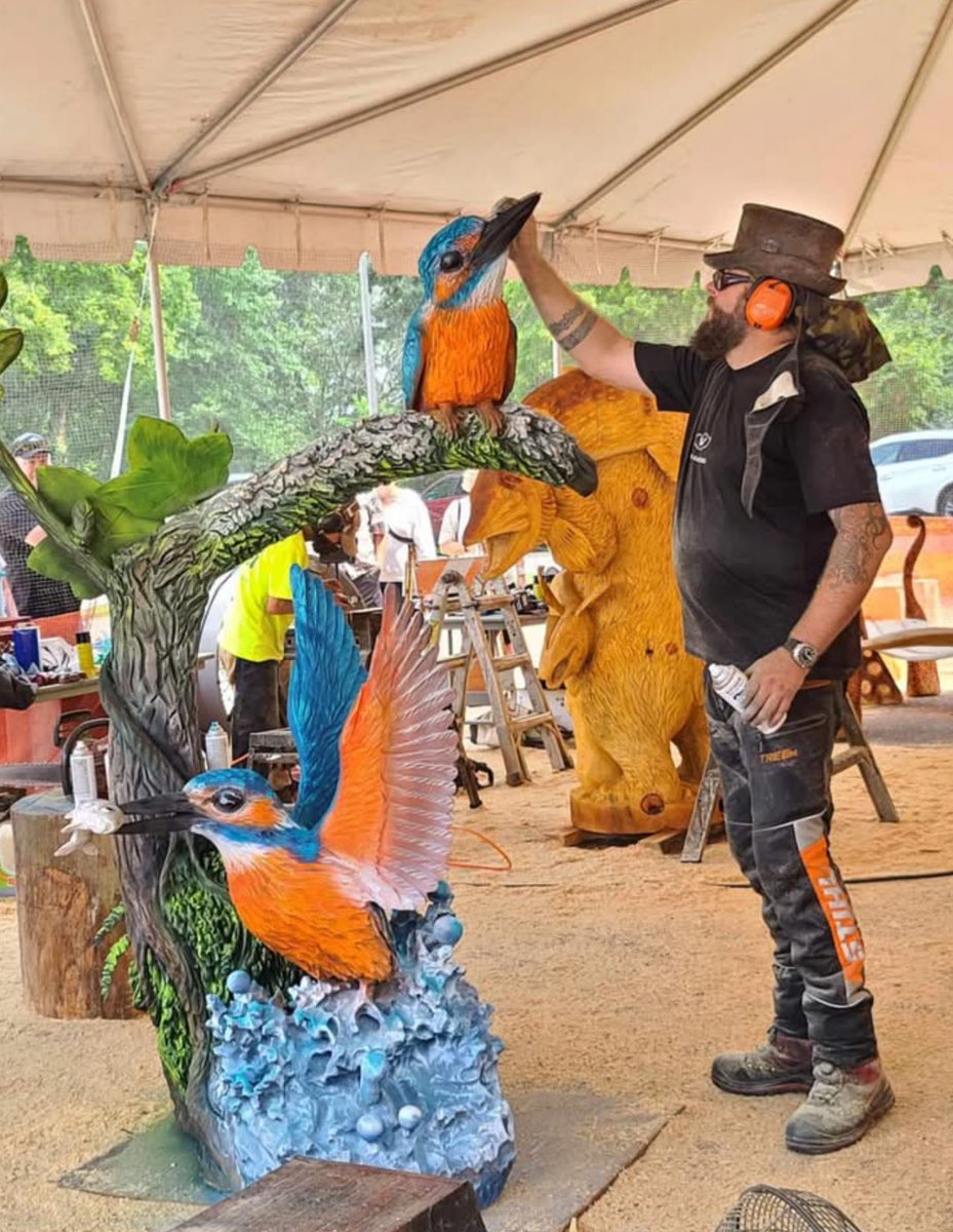 wrwassociation's tweet image. One of our top chainsaw carvers Chris wood at various competitions
Enjoy your weekends