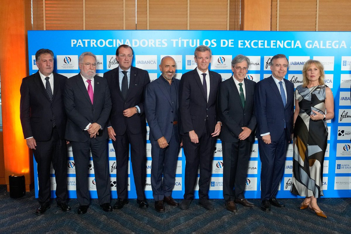 Xunta de Galicia (@xunta) on Twitter photo 👉 <a href="/AlfonsoRuedaGal/">Alfonso Rueda</a> destaca o papel da diáspora como embaixadores dunha Galicia moderna, global e atractiva para investir
🤝 Participou en Barcelona na vixésima edición da Cea de Empresarios Galegos de Cataluña
ℹ️ xunta.gal/notas-de-prens… 👉 <a href="/AlfonsoRuedaGal/">Alfonso Rueda</a> destaca o papel da diáspora como embaixadores dunha Galicia moderna, global e atractiva para investir
🤝 Participou en Barcelona na vixésima edición da Cea de Empresarios Galegos de Cataluña
ℹ️ xunta.gal/notas-de-prens…