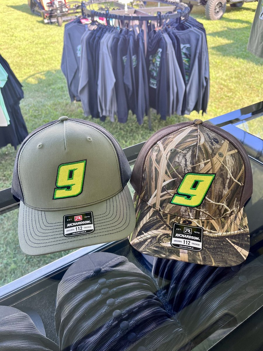 Limited amount of Military Green and Camo Richardson #9 hats! Grab yours tonight at Florence Speedway or online now!

🔗 chaserandallracing.com