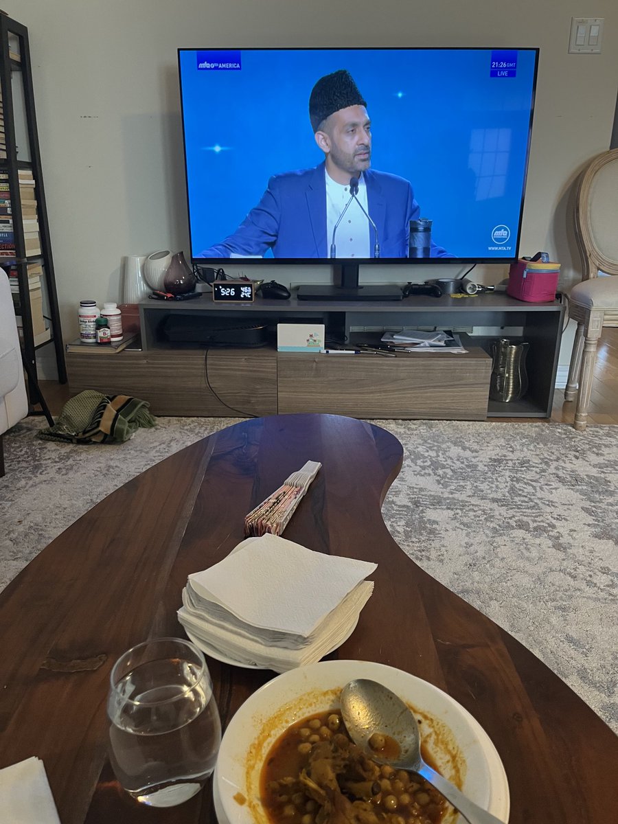 moongirl345's tweet image. ⁦@MTACanada⁩ 
#jalsacanada 
Am Thoughrouly enjoying spiritual food along with physical one.❤️
Excellent speech by respected Farhan Iqbal sahib,mashallah!