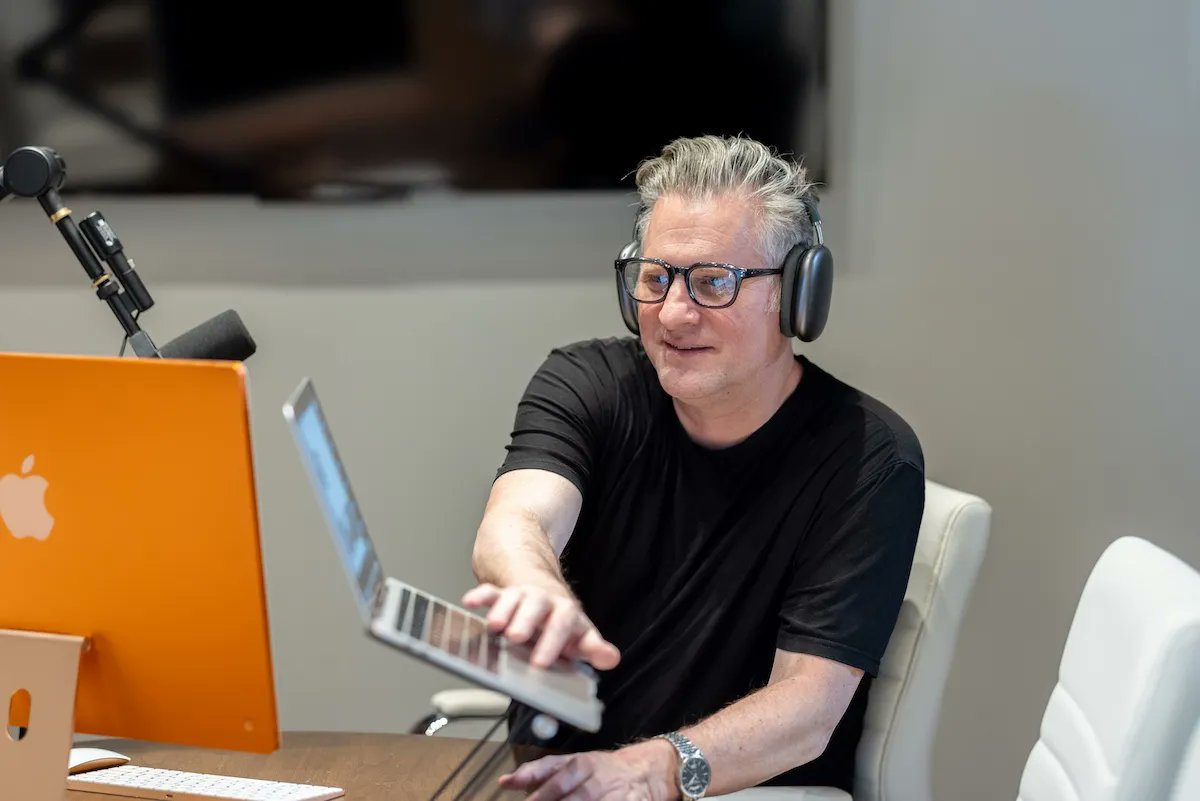 Radio Evolve Rocks! 

Thank you, Madeline, Keith, Ingrid, and Leslie at The Santa Barbara Independent for supporting our little independent radio station!

independent.com/2025/07/11/rad… 

#tuneIn - radio-evolve.rocks