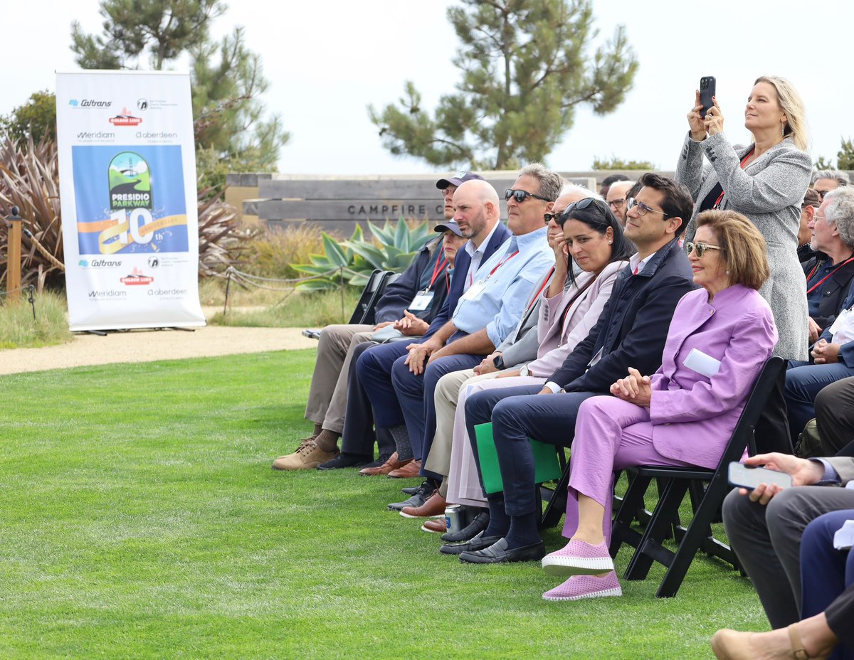 SpeakerPelosi's tweet image. Ten years ago, I worked alongside local, state and federal partners to transform Doyle Drive into the Presidio Parkway—a world-class connection to San Francisco, the Golden Gate Bridge and our Presidio national park.
Today, we celebrated the partnerships that made it possible.