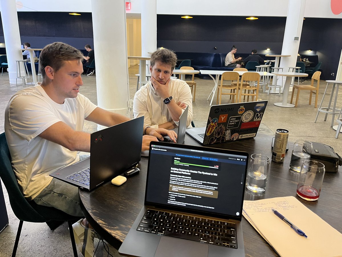 flowglad's tweet image. Make 👏 more 👏 internet 👏 money
We love coworking with the builders who build on us