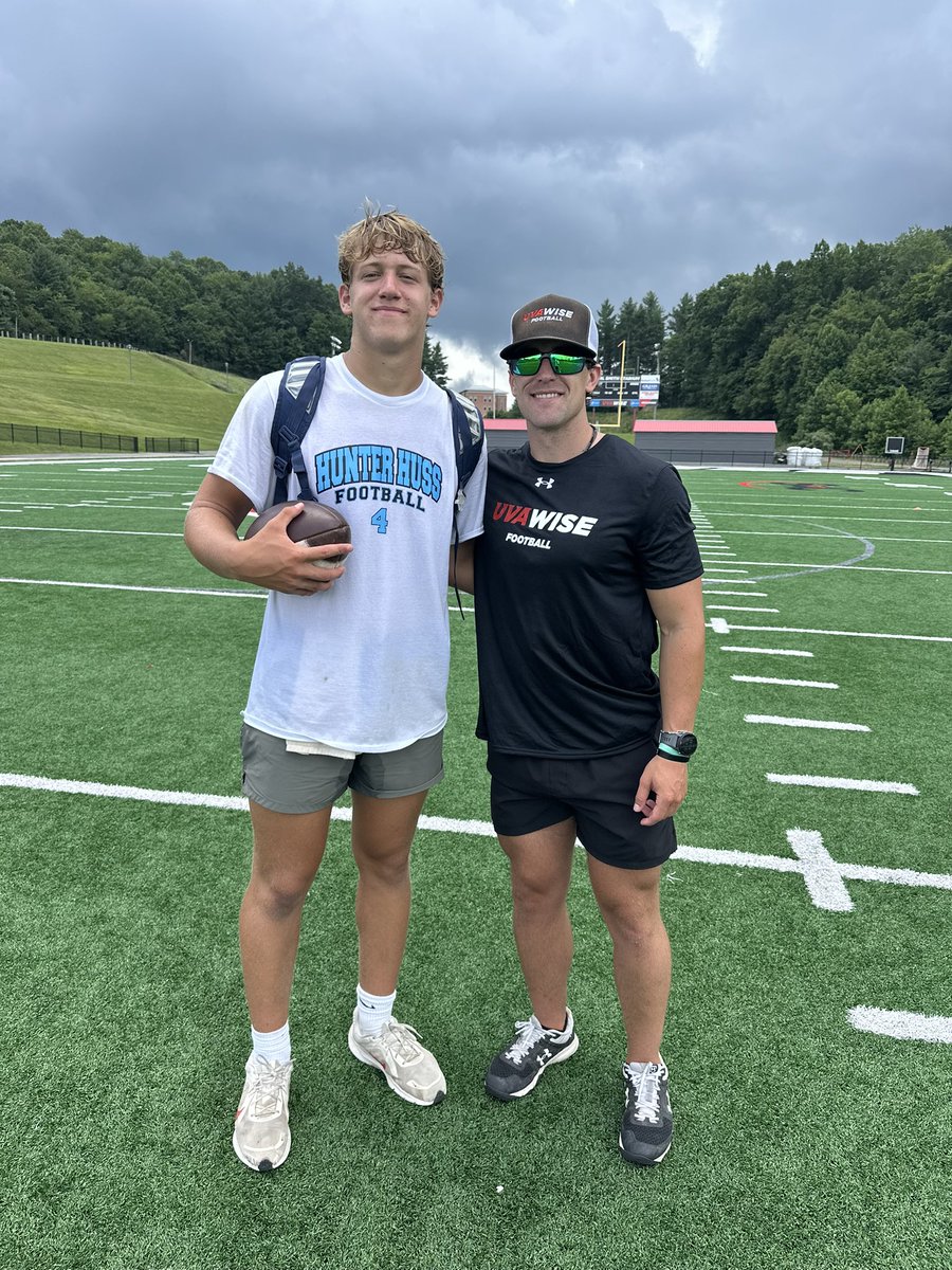 ethan_presley4's tweet image. Had a Great time Wednesday at UVA Wise! Learned a lot and had great conversations with @Coach_Mick7
Look forward to being back in August for a game.
@CoachGaryBass @Coach_Ladd @Coach_Mick7 @Coach_Ladd @KirbyCannon4 @CoachGouldLB @CoachPHartley @EdCollins26 @CoachR_Bodine…