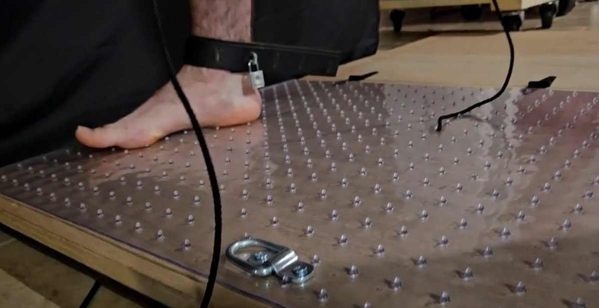 Hot new video for download, just released!

If you prefer to download videos and watch them over and over again, anytime you want...Stringing the Bow, Part 1, was just released today at:

clips4sale.com/studio/112840/…

Watch my bf struggle while standing barefoot on the spikey mat! 😈