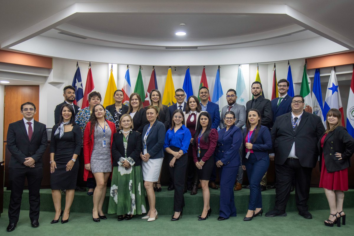 CorteIDH's tweet image. 📚 El 10 de julio, la Corte Interamericana de Derechos Humanos, a través de su Centro de Formación, capacitó a 23 personas participantes del Programa de Formación Inicial para Aspirantes a la Judicatura de la Escuela Judicial de Costa Rica.
Durante la jornada, se abordaron las…