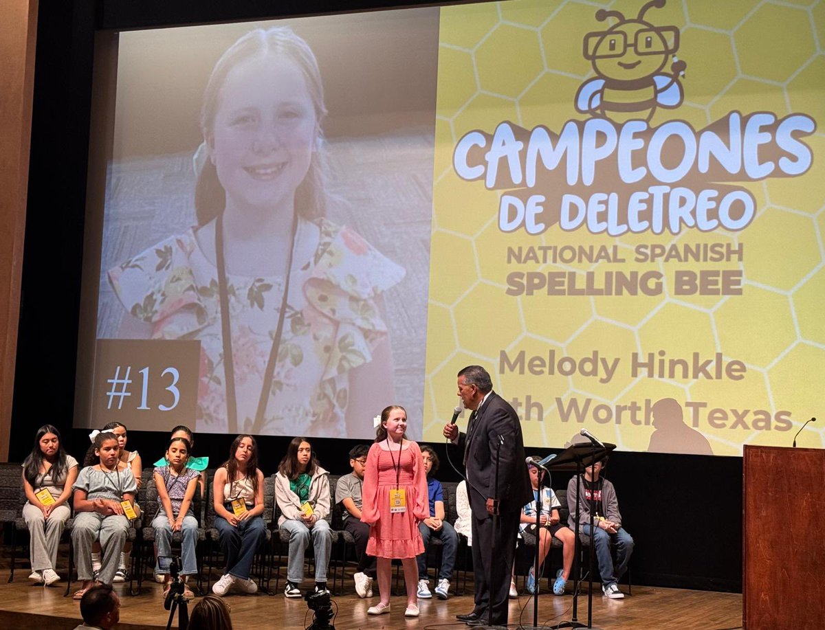 ConsulMexAlb's tweet photo. ¡Arranca National Spelling Bee en Español!, cuya sede es orgullosamente Nuevo México!

✅ Desde @ConsulMexAlb fuimos testigos del talento de los concursantes bilingües durante sus presentaciones y ronda de prueba. 

✅ La titular de @ConsulMexAlb (@patriciapinzon) participa como Juez en el certamen, al lado de destacadas personalidades que han sido clave en el campo educativo en Nuevo México.

📍 ¡El gran concurso será mañana en @NHCC!
🏆 ¡Mucho éxito a todos los concursantes! 🥇

En estos espacios,los niños desarrollan habilidades lingüísticas, fortalecen su autoestima y se conectan con sus raíces 🇲🇽.

#SpanishSpellingBee #Bilingüismo #EducaciónParaTodos #OrgulloHispano
#VentanillaDeOrientaciónEducativa #VOE 
#SpellingBee2025 @NM_ABE
