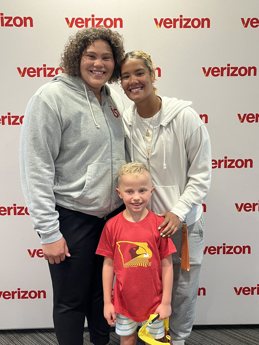 DrakeFanTarren's tweet image. So nice to meet you today @AudiCrooks! Can’t wait to cheer you on this season. You too @sydneyharris04 🏀 🌪️ ❤️💛@CycloneWBB @Verizon