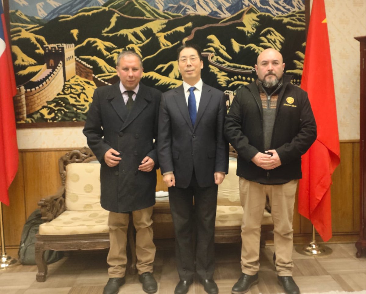 El 10 de julio, el embajador Niu Qingbao se reunió con líderes de las comunidades Mapuche y Chango, Iván Paredes Pichinao y Mario Carvajal, respectivamente, para abordar posibles proyectos en beneficio de los pueblos indígenas.