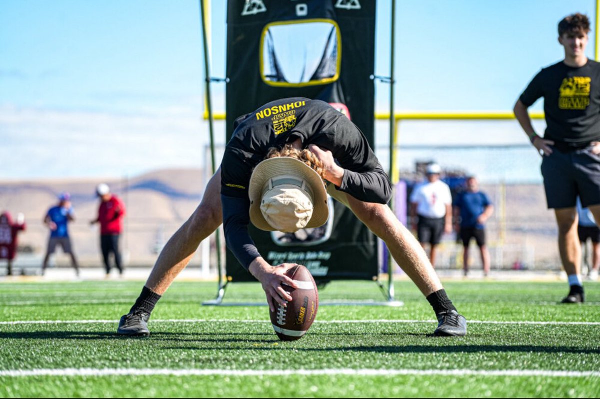 ZachJohnson2026's tweet image. This was hands down my favorite Rubio long snapping camp yet. Thank you, @TheChrisRubio, @CruzARubio, for inviting me again to the Top 12, and all the other snappers for making this camp that much more fun.
#RubioFamily | #ToeTheLine
@PaetowFootball @coachdhicks @CoachYorloff