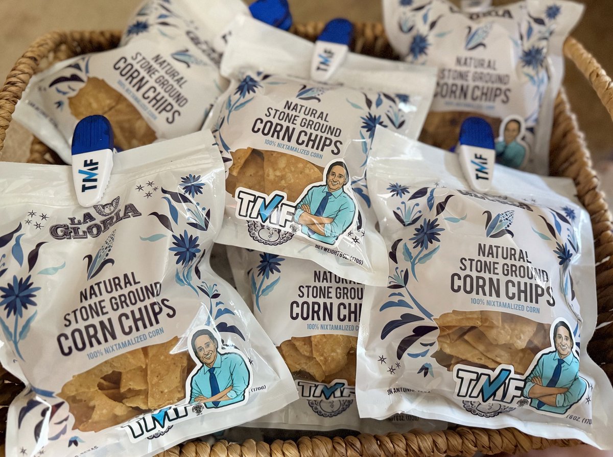 TMFtx's tweet image. Chip clips AND chips?!? 🍽️ Yes, really! Thanks to my friend and community leader Chef Johnny Hernandez, we’ll have both at tomorrow’s Town Hall—plus pan dulce and Capitol calendars (while supplies last).
Come hungry and come ready to discuss the latest from the State…