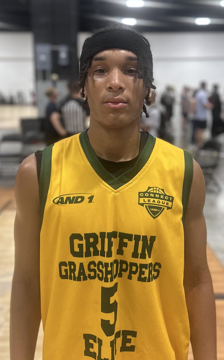 hoopseen's tweet image. Donaven Thomas and Omari Barnes make up one of the most exciting backcourts in the building this weekend. Both are dynamic guards who can score from all three levels. The duo combined for 32 points in their win this afternoon. #BOTS