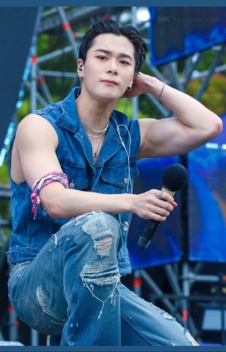 moonbin archive™️ tweet media