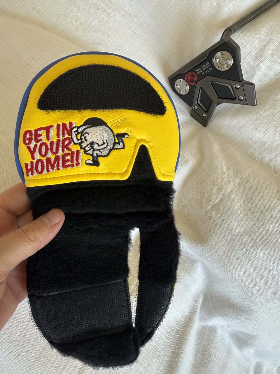 whatsinside's tweet image. Bought my first ever @ScottyCameron Circle T putter this week! Love the inside of the head cover…