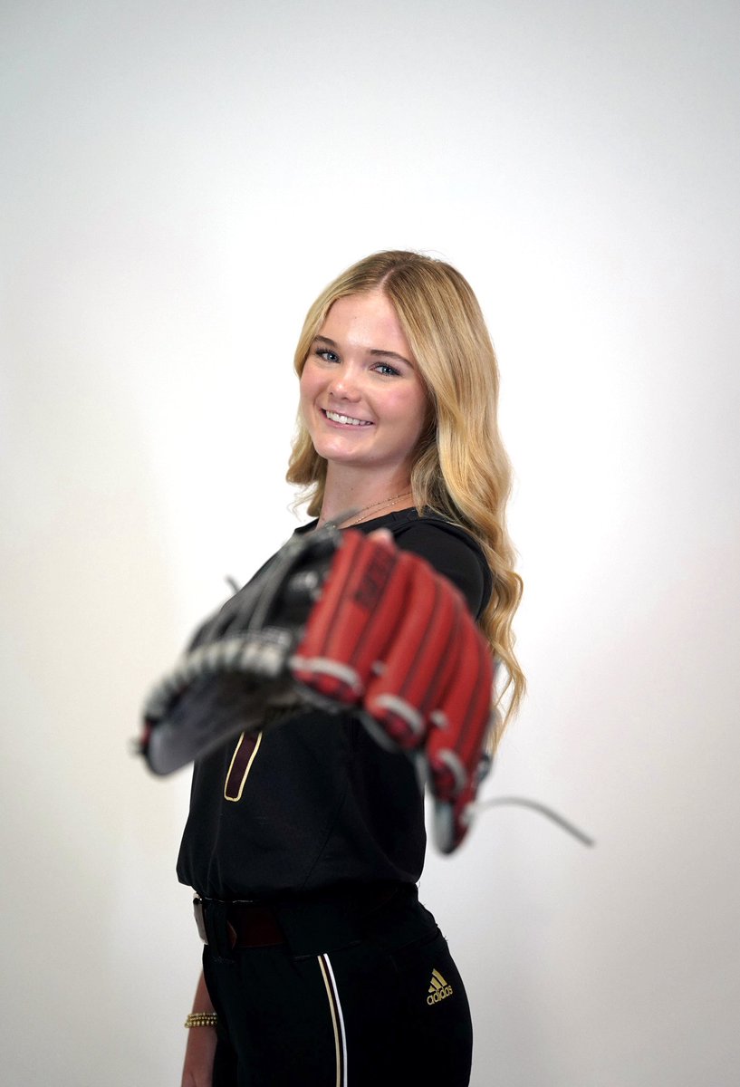 Maddiekings2026's tweet photo. Excited to be a Bobcat!!! 
@TXStateSoftball @Rw15Woodard @ScottWoodard8 @CoachTrevTXST @TreyHoldbrook @BuzzCentex @coachbrun https://t.co/sk4b4zgpKd