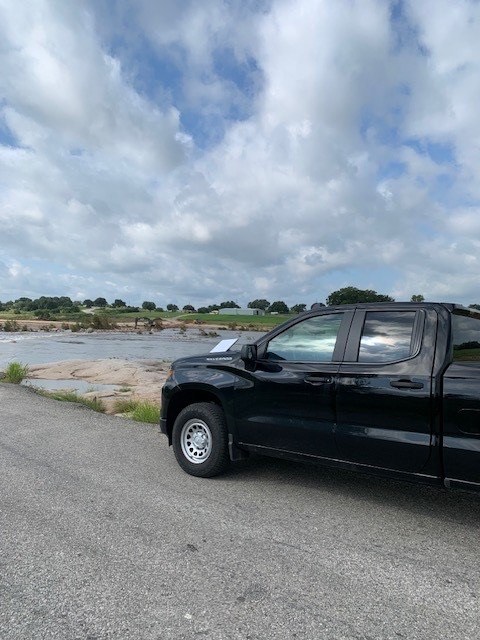 USDA_NRCS's tweet image. We're in the field helping with recovery from the recent Texas floods. We deployed 22 emergency Starlink devices within 48hrs to all responding counties, as well as our engineering teams, to ensure connectivity and uninterrupted service to our farmers, ranchers, and communities.