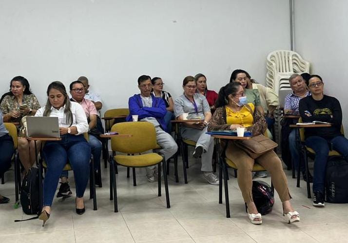 Supersalud (@supersalud) on Twitter photo #SupersaludEnLasRegiones | Para identificar avances en suministro de medicamentos y la atención médica, la <a href="/Supersalud/">Supersalud</a> participó en seguimiento a compromisos adquiridos junto a veedores, asociaciones de usuarios, EPS, IPS, gestores farmacéuticos y entidades de control en #Neiva #SupersaludEnLasRegiones | Para identificar avances en suministro de medicamentos y la atención médica, la <a href="/Supersalud/">Supersalud</a> participó en seguimiento a compromisos adquiridos junto a veedores, asociaciones de usuarios, EPS, IPS, gestores farmacéuticos y entidades de control en #Neiva