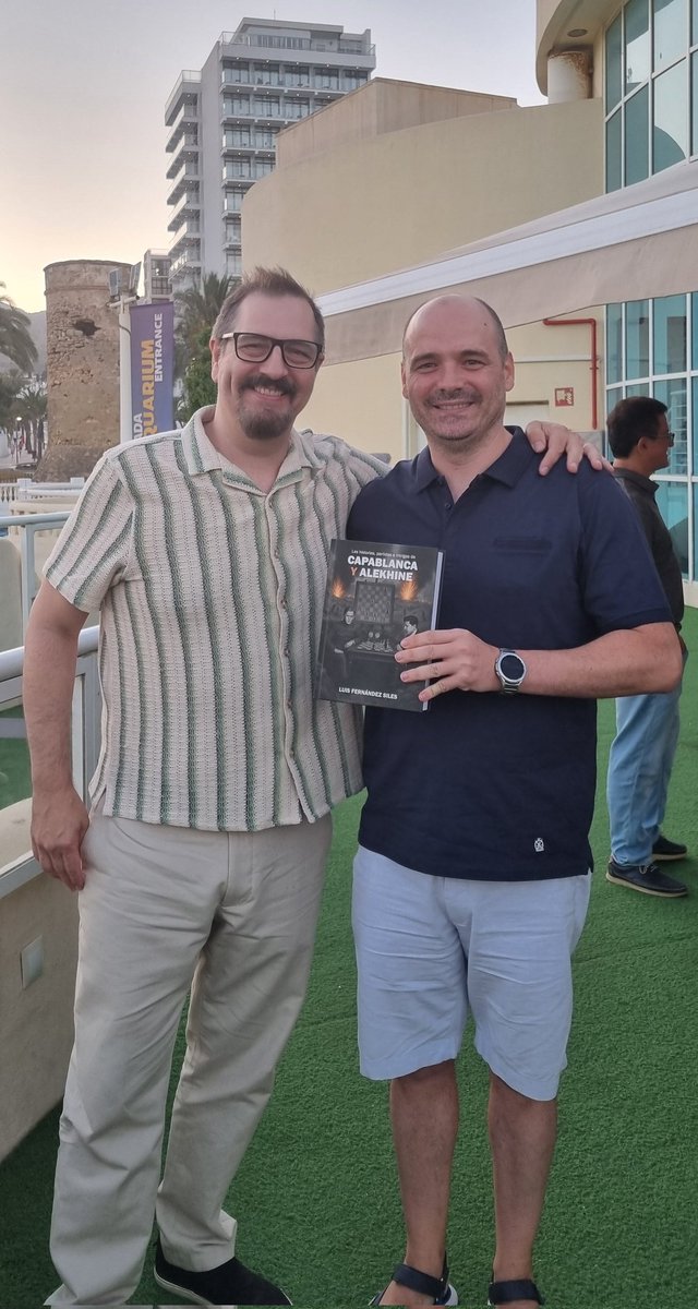 Magnífica presentación del libro del gran <a href="/capakhine/">Luis Fernández Siles</a> 

Gracias <a href="/BenalChess/">Club Ajedrez Benalmádena</a>