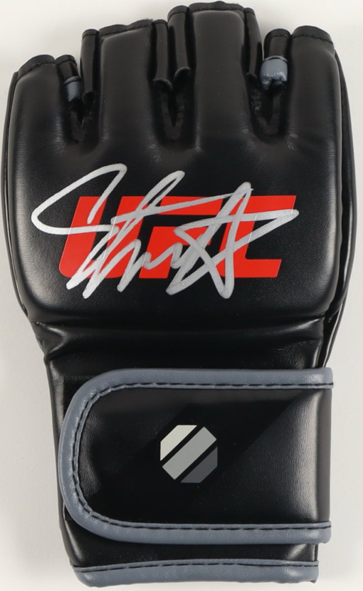 Combat_Casuals's tweet image. 🚨GIVEAWAY🚨
This month is another HUGE giveaway‼️
It will be an…
Israel Adesanya SIGNED GLOVE from @PristineAuction 🔥
All month I’ll be highlighting 10 upcoming auctions…
LIKE & SHARE these posts (including this) as each is an entry to win‼️
prstn.co/combat