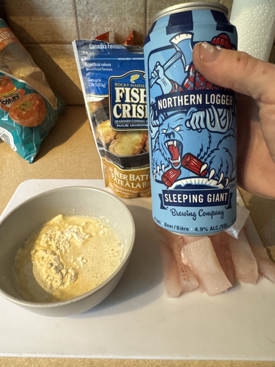 aaronjayjack's tweet image. Perfect beer battered fresh caught Walleye tacos for dinner tonight. I needed the beer for the batter. N