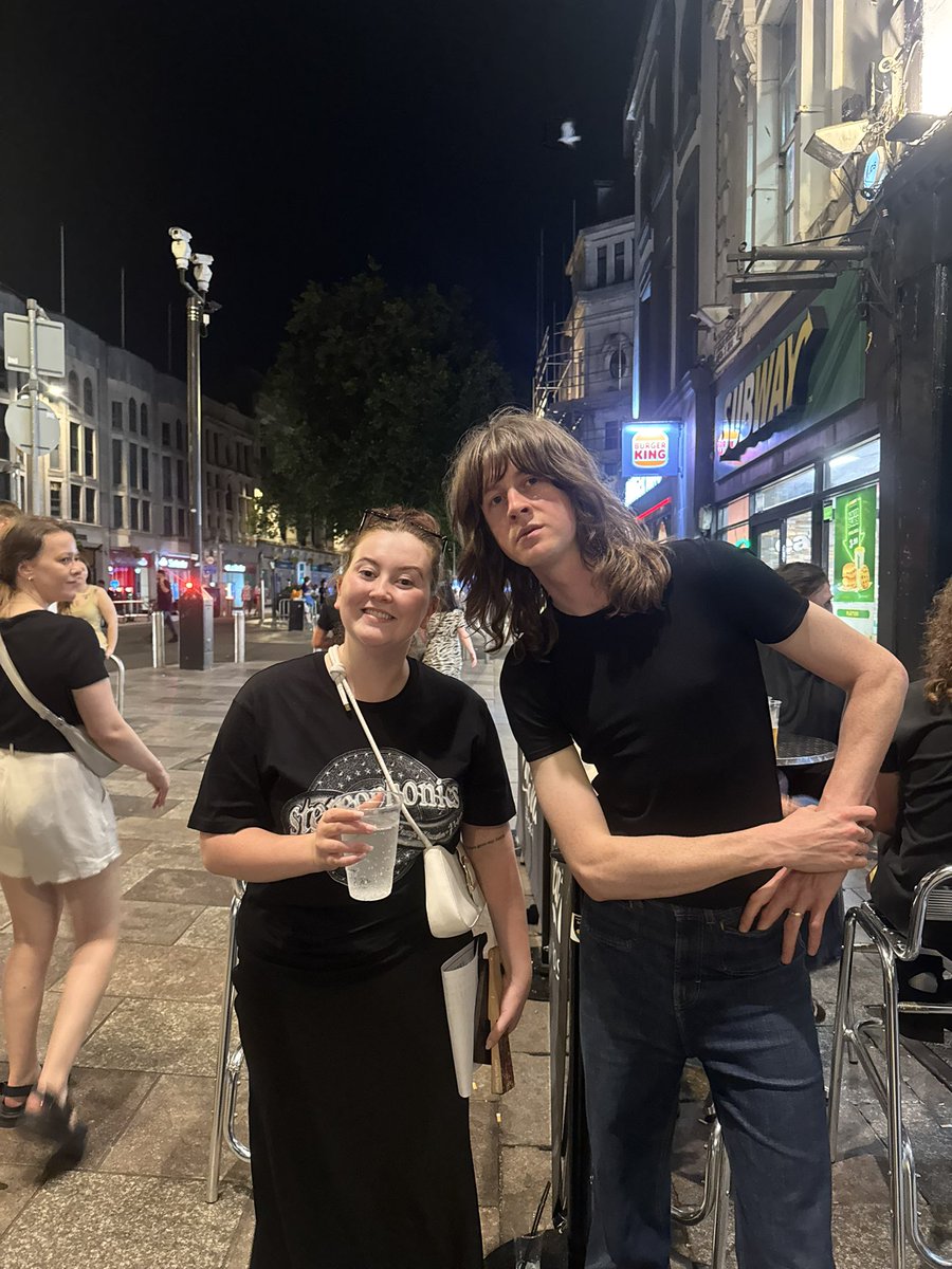 DionneHossack's tweet image. Post @stereophonics in Cardiff we go into a bar as we hear a @BlossomsBand song. I did not expect to actually meet them. Thanks again guys. Brilliant set tonight and we’ll be back tomorrow 🏴 > 🏴