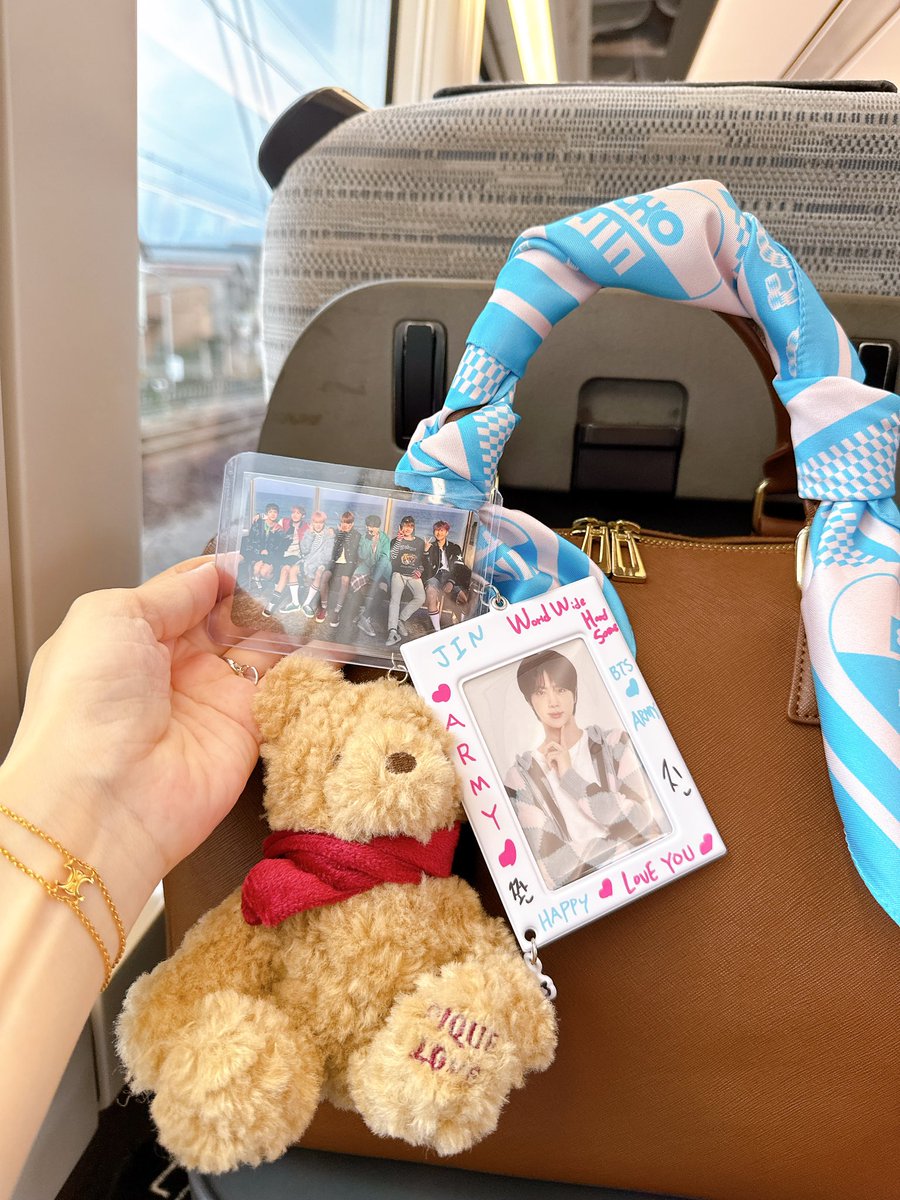 0613_honeybear's tweet photo. JINくんに会いに行って来ます♡
7人と一緒に…
#Jin #진 #Jin_TOUR_JAPAN
#RUNSEOKJIN_epTOUR_JAPAN
#ARMYLog https://t.co/mMPVccnHq1