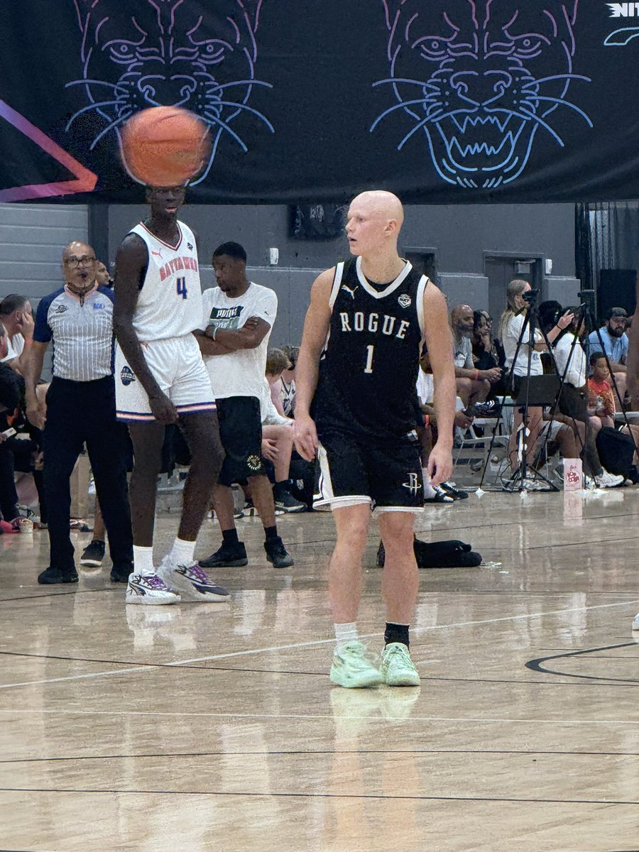 2026 5’11 PG Destin Edwards

Rogue 17u NXT

- True point guard, penetrates the middle habitually. Explosive first step
- Guards with a chip on his shoulder, constantly in passing lanes, creates transition looks often
- Brings consistency that any coach looks for in point guard,