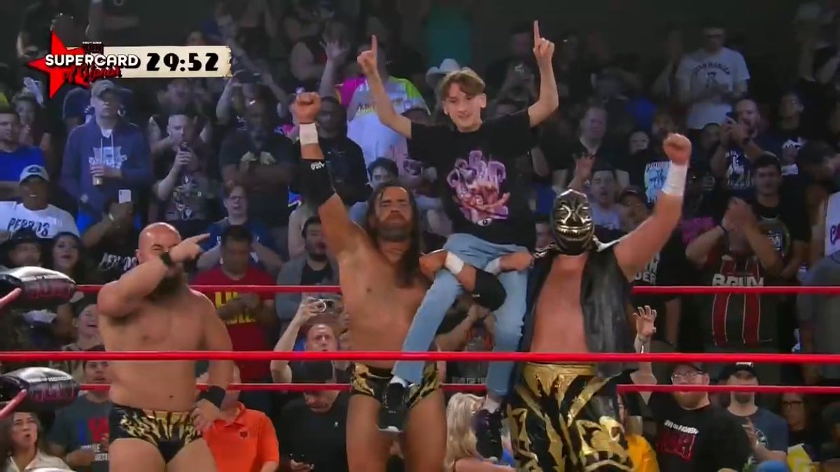 NailsAndNY's tweet photo. WHAT A POP!!!
#WatchROH #ROHSupercard #Negative1 https://t.co/swcdprgWdW