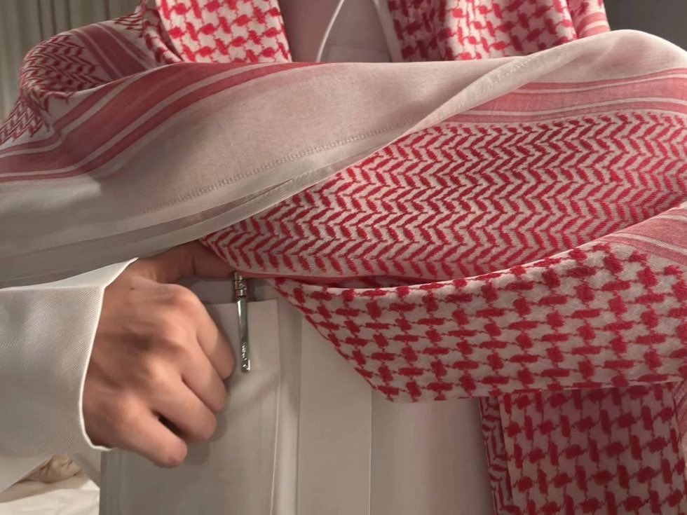 ارفقوا بالناس لو ينكشف ما بالصدور
كل واحد في جهاد .. ومعارك طاحنه 

-