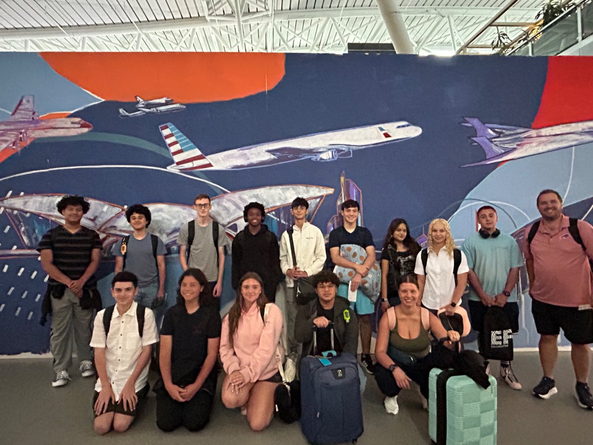 Amy Thompson tweet media