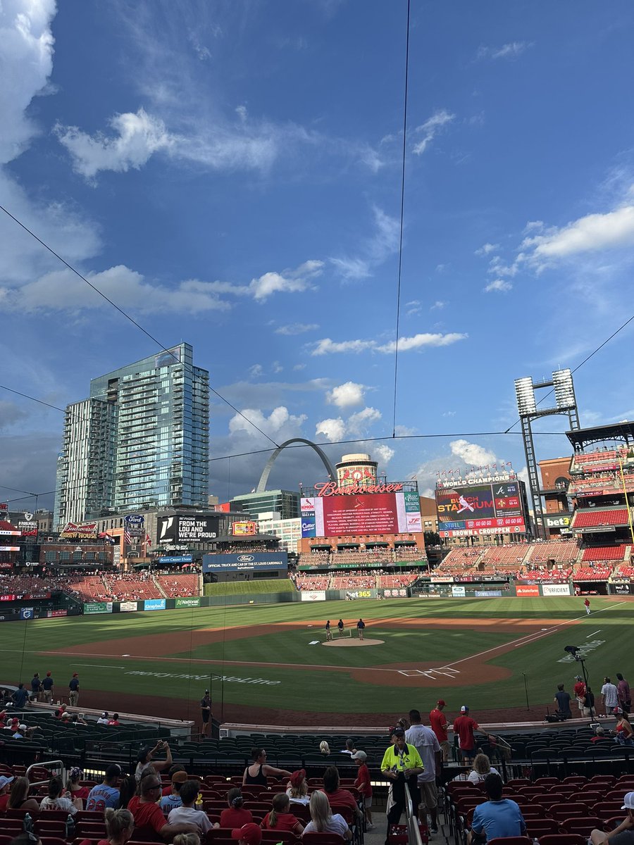 BaseballBros's tweet image. At the Cardinals game tonight. What’s the best food in the stadium/city?