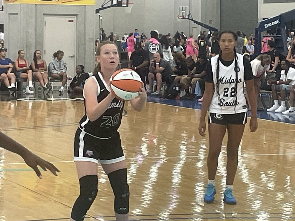 Prep Girls Hoops Missouri (@pghmissouri) on Twitter photo 2028 Ealynne Bostick of <a href="/ColumbiaSupreme/">Columbia Supreme</a> has been lighting it up from long range in the first half. Drained her first three 3-point attempts. Also dropped a couple of nice dimes. Attends Centralia. <a href="/TFNsRun4Roses/">TFN's Run 4 Roses</a> 2028 Ealynne Bostick of <a href="/ColumbiaSupreme/">Columbia Supreme</a> has been lighting it up from long range in the first half. Drained her first three 3-point attempts. Also dropped a couple of nice dimes. Attends Centralia. <a href="/TFNsRun4Roses/">TFN's Run 4 Roses</a>