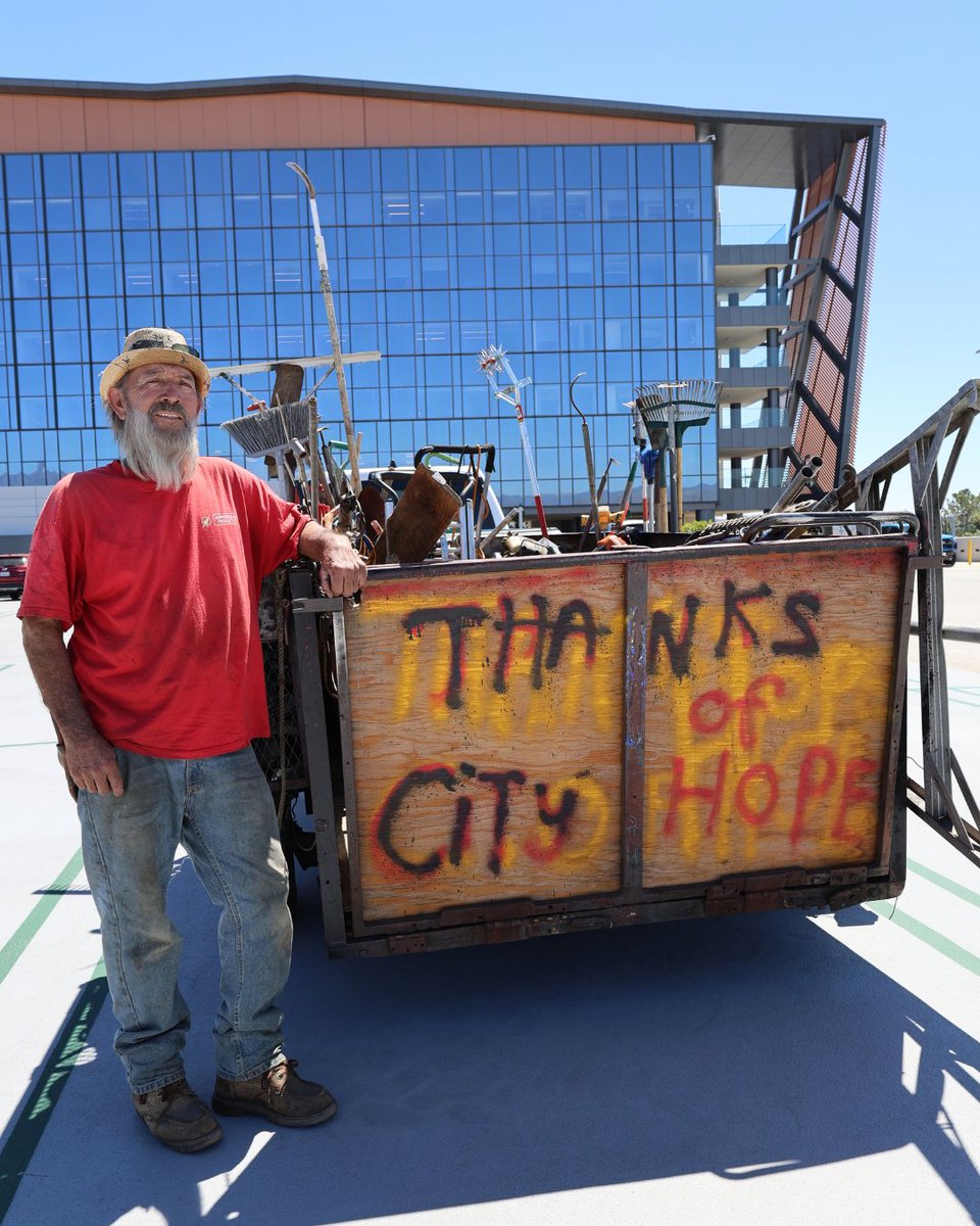 cityofhopeoc's tweet image. When gratitude hits the road. 🚚💙 We love to see grateful patient Mario Gonzalez's heartfelt and public message: 'Thank you, City of Hope.' Mario, your words mean everything to us. Thank you for trusting us with your care. 💙

#ThisisHope #CityofHopeOC