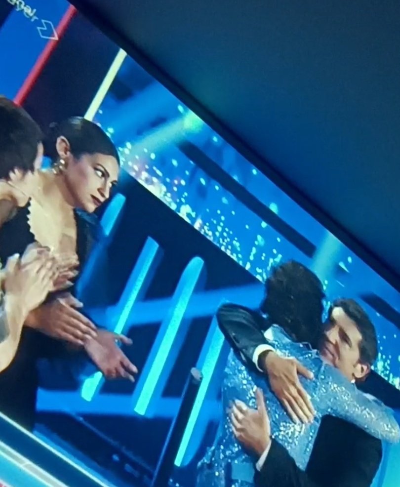 laputalocaesaxd's tweet image. Las caras Juan,las caras. Enfoca las caras.
Las caras de Esperansa Grasia y Yenesi cuando Mikel salió tercero xdddddddd
#TCMS12 #TCMSFinal
