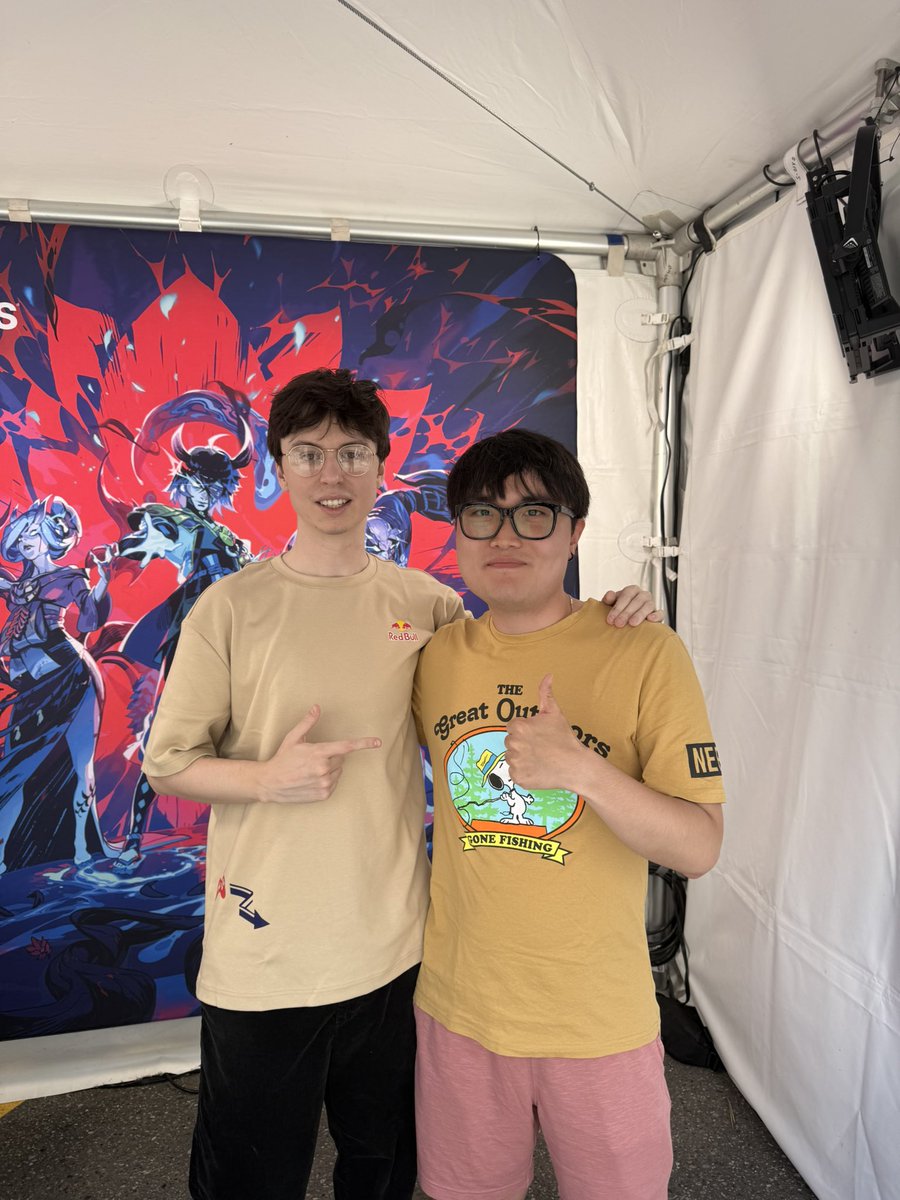 ithrowow's tweet image. Met the goat