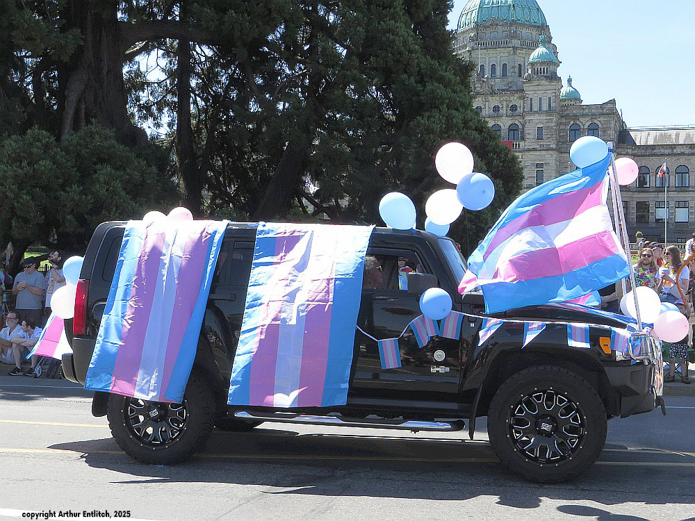 Chair in Trans Studies & Archives (@transarchives) on Twitter photo More from the Victoria Pride Parade!
Sunday, July 6, 2025
Thanks again <a href="/VictoriaPride/">Victoria Pride Society</a>!
❤️🧡💛💚💙💜
Photo 1 by Kate Hollenfreund, Photo 2 and 3 by Arthur Entlich.
#uvic #trans #victoriapride #yyj More from the Victoria Pride Parade!
Sunday, July 6, 2025
Thanks again <a href="/VictoriaPride/">Victoria Pride Society</a>!
❤️🧡💛💚💙💜
Photo 1 by Kate Hollenfreund, Photo 2 and 3 by Arthur Entlich.
#uvic #trans #victoriapride #yyj